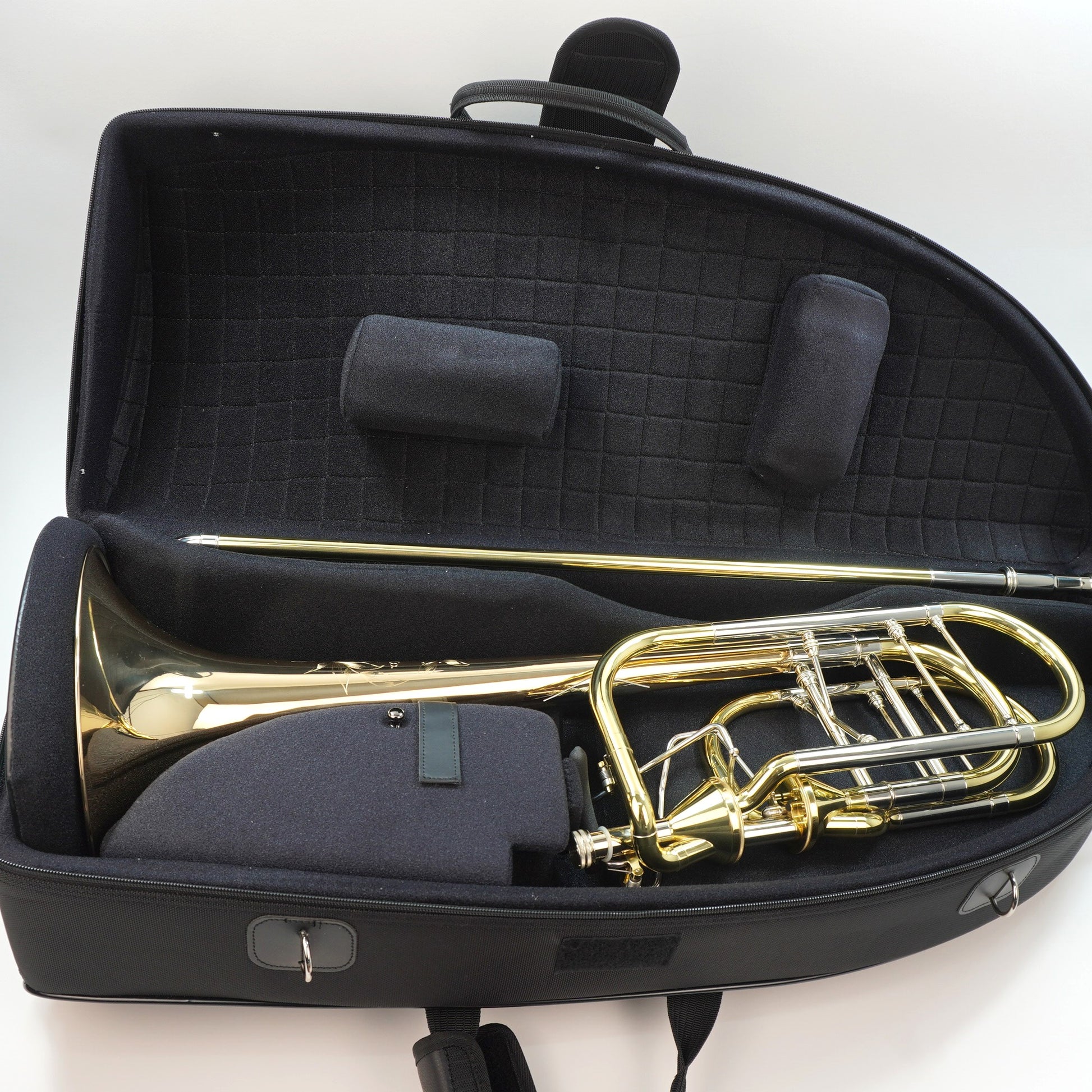 Shires Q36GA バストロンボーン 新品 ケースまわり